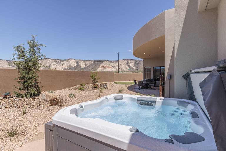 House with hot tub, barbecue & heated pool | Golf view — photo 5
