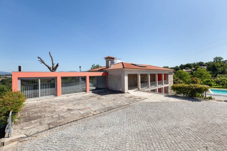 House with private pool, terrace & yard — photo 5