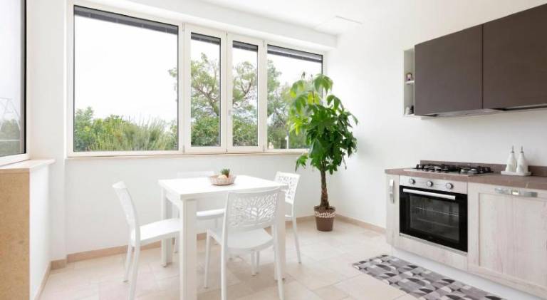 Ample vacation home with pool | Pet-friendly — photo 4