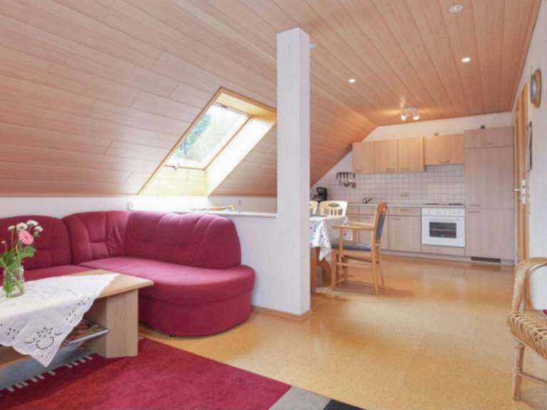 Rental apartment with patio — photo 3