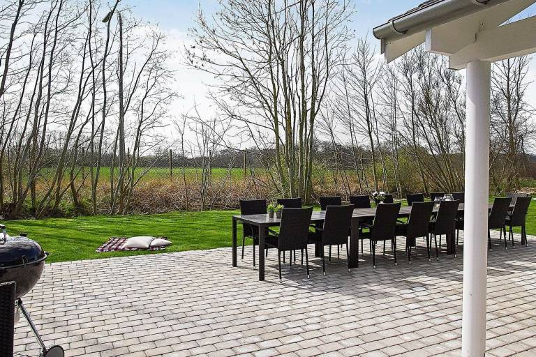 Vacation home with sauna, terrace & grill — photo 3