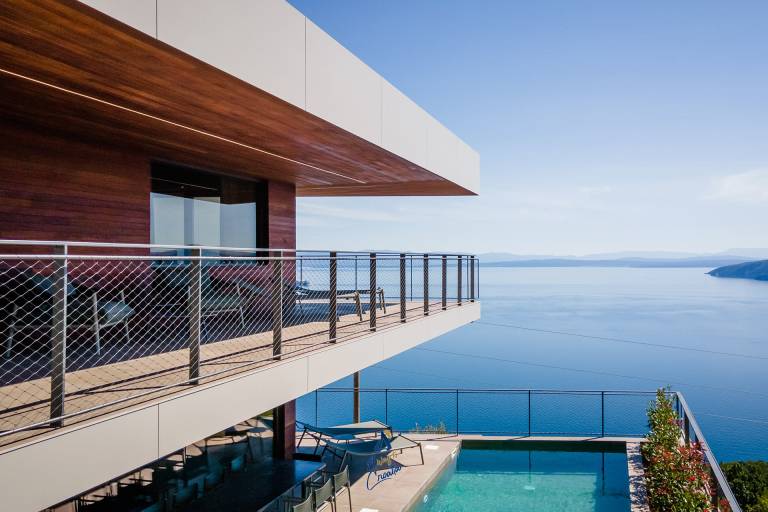 Luxury 5BR Spa Villa for 10+4 with Heated Pool in Moscenicka Draga