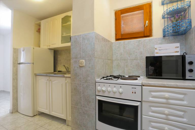One bedroom house with terrace and sea view Brela, Makarska (K-788) — photo 5
