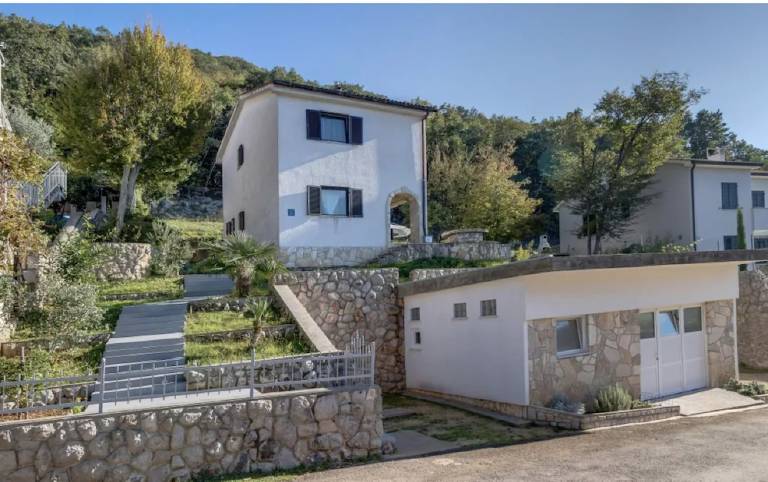 House  Porozina