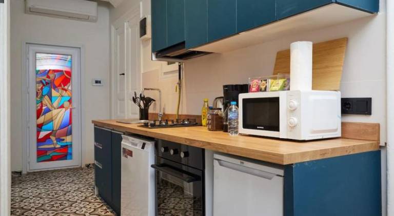 Charming 3BR 2Bath AC in Center - Santur D7 — photo 3