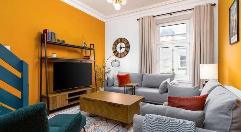 The Stylish 3-Bedroom Maisonette Retreat in Stirling