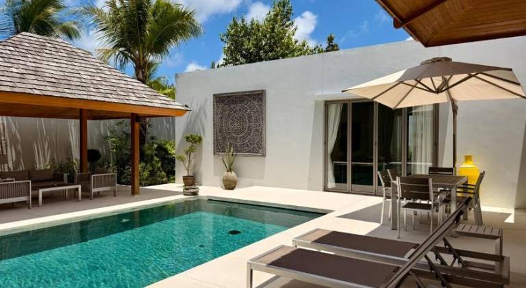 Villa with pool — photo 3