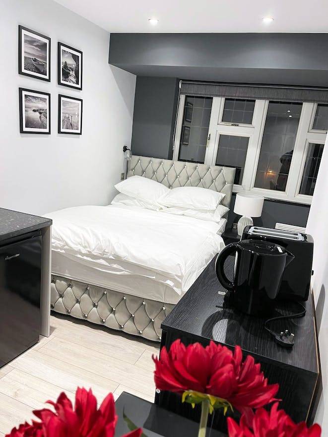 13 M² Habitación Privada ∙ 1 Habitación ∙ 6 Huéspedes - Harrow