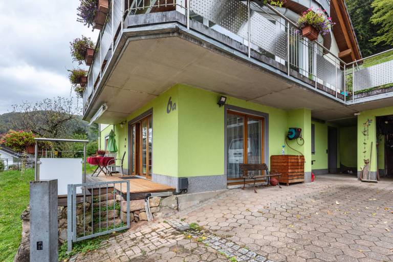 Apartment 'Sonnenberg' with Private Terrace, Private Garden and Wi-Fi in Loerrach