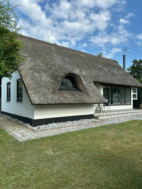 House with yard, terrace & barbeque — photo 4