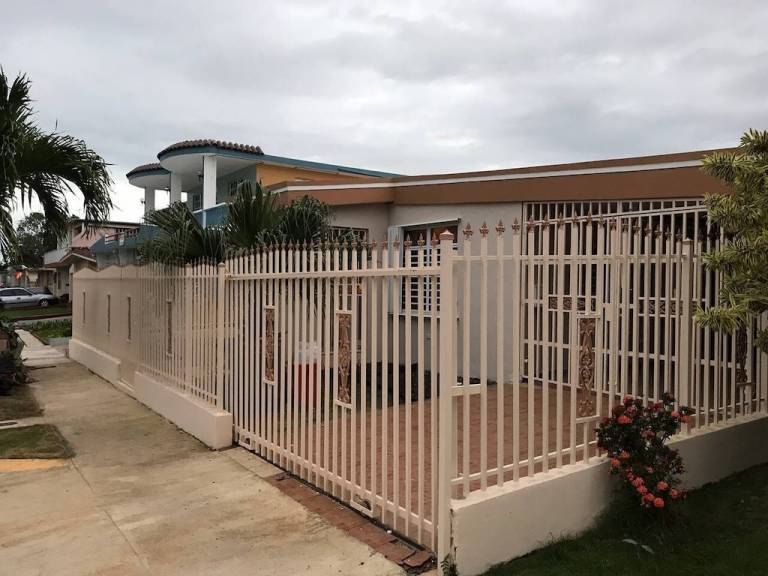 House  Isla Verde