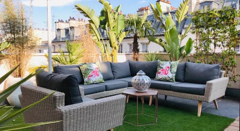 Family-friendly charming apartment with hot tub, barbeque & yard | Next to Sacré-Cœur | Pets are welcome in Clichy