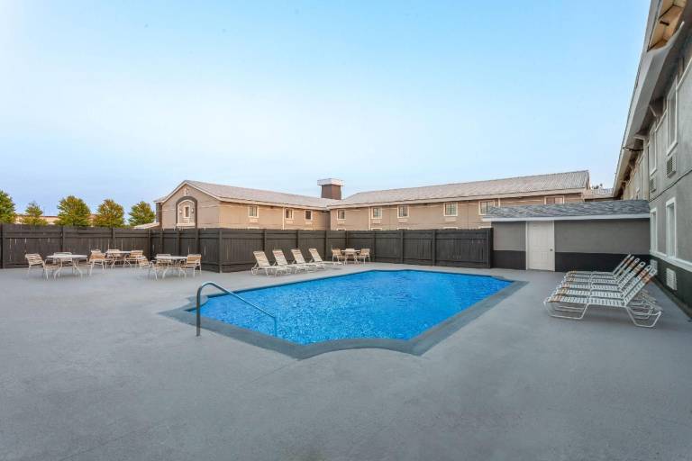 La Quinta Inn by Wyndham Champaign — photo 4