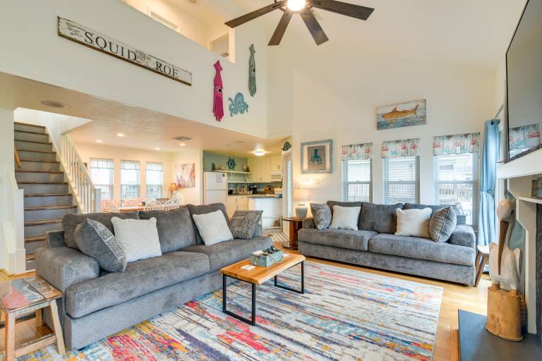 Pet-Friendly Condo w/ Seasonal Pool in Galveston! — photo 5