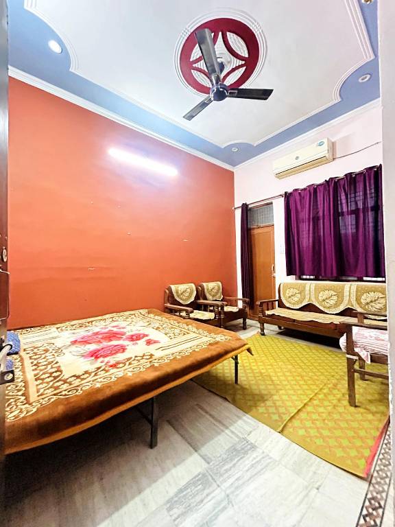 Tirthrajstays – Comfort & Serenity in Jhunsi in Phulpur