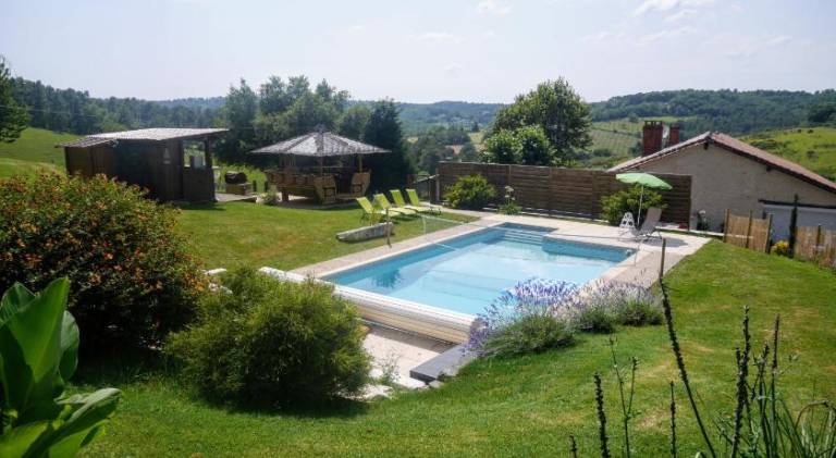 Vacation home with BBQ, terrace & garden — photo 5