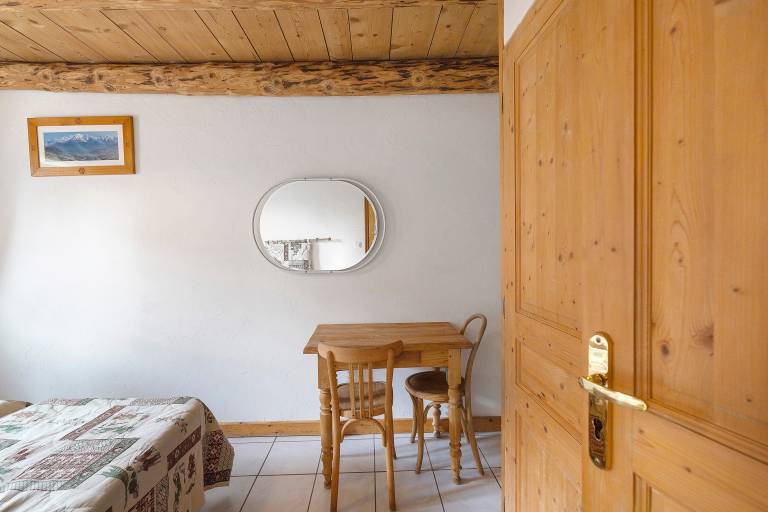 Bed and Breakfast 'La Ferme Du Mont Blanc - Gouter' with Mountain View and Wi-Fi — photo 4