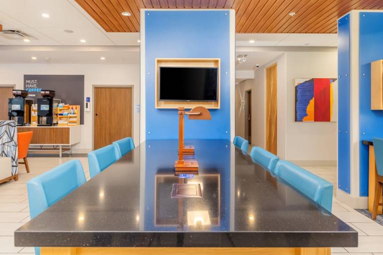 Holiday Inn Express and Suites Medford By IHG — photo 5