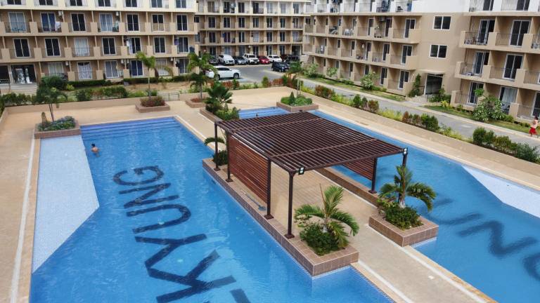 Apartment with pool & barbeque — photo 3