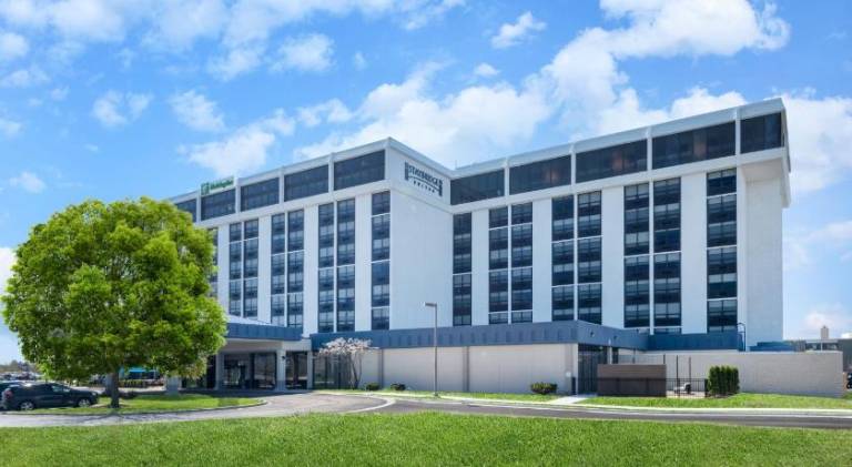 Holiday Inn Chicago O'Hare - Rosemont by IHG (Staybridge Suites Chicago O 'Hare-Rosemont by IHG) in Rosemont, IL