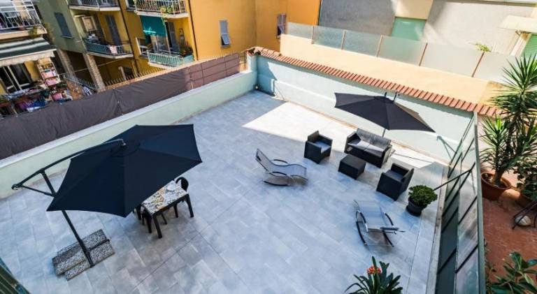 Holiday apartment with patio in Chiavari