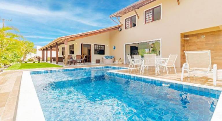 Vacation home with pool in Camaçari