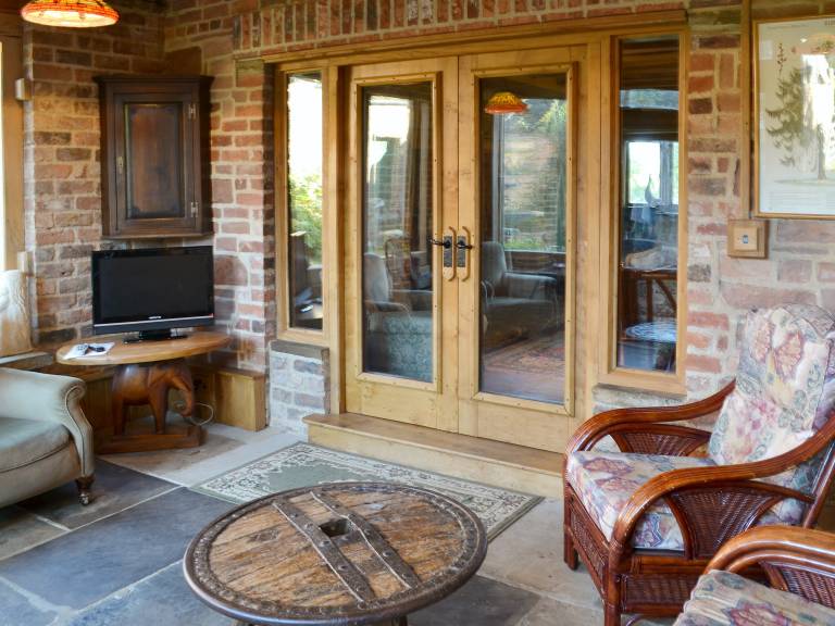 Cottage with barbeque & garden — photo 3