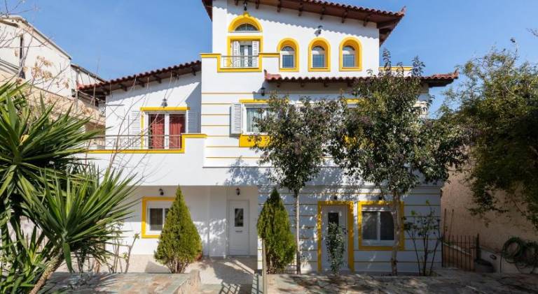 Vila Salamis Island
