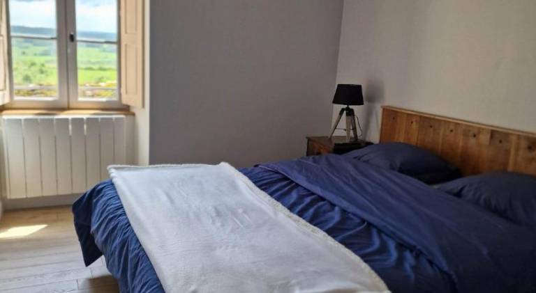 Rental apartment with yard in Vezelay