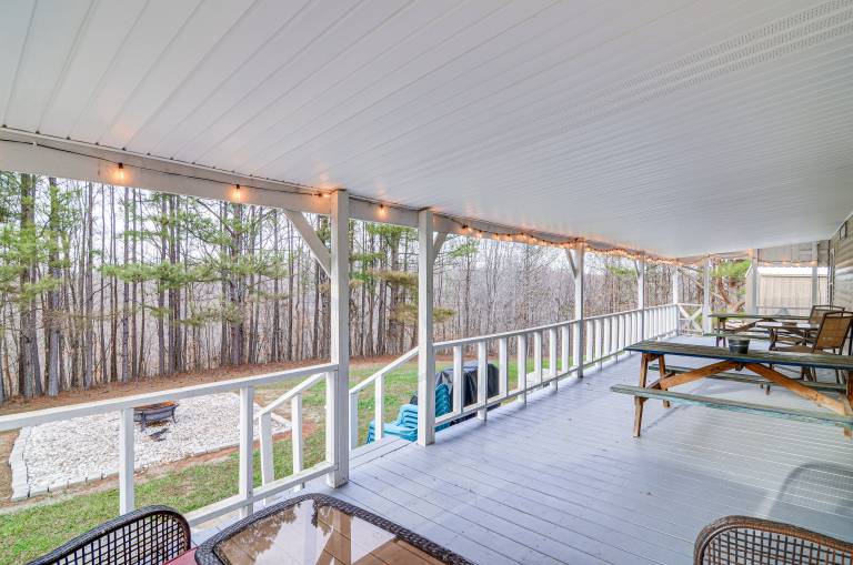 Monticello Home w/ Deck & Fire Pit < 1 Mi to Water — photo 2