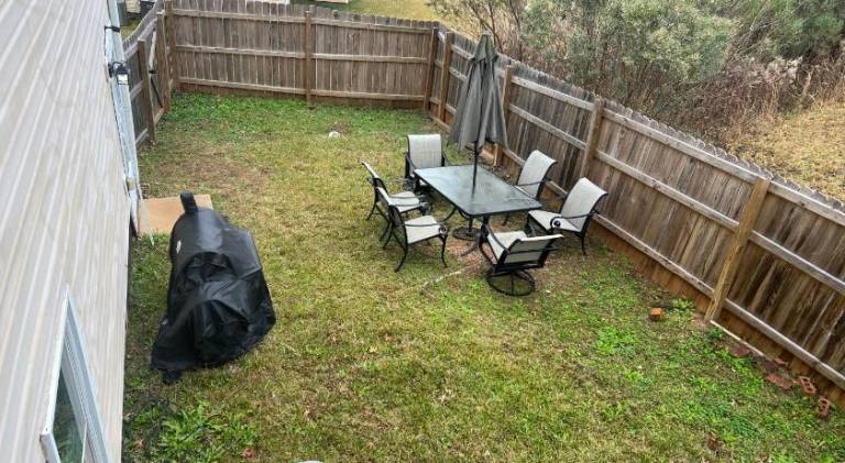 Ample vacation home with pool | Pets are welcome — photo 5