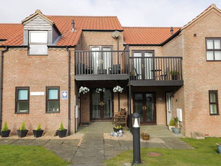 Children-friendly nice cottage with garden & terrace | Pets allowed in Whitby