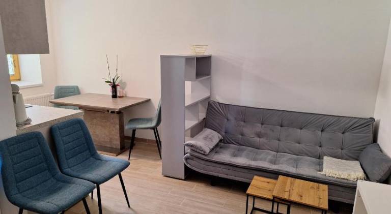 Rental apartment with patio — photo 2