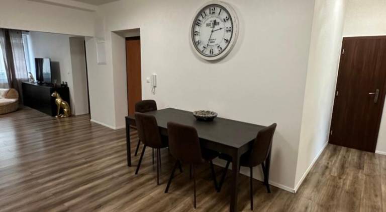 Spacious 3-Bedroom Apartment in the Historic Old Town Parking — photo 2