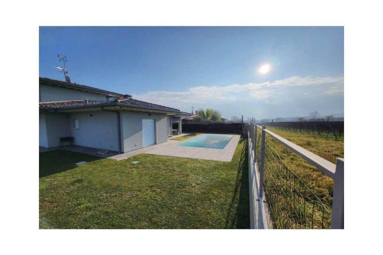 Vacation home with yard & terrace | Pet-friendly — photo 4