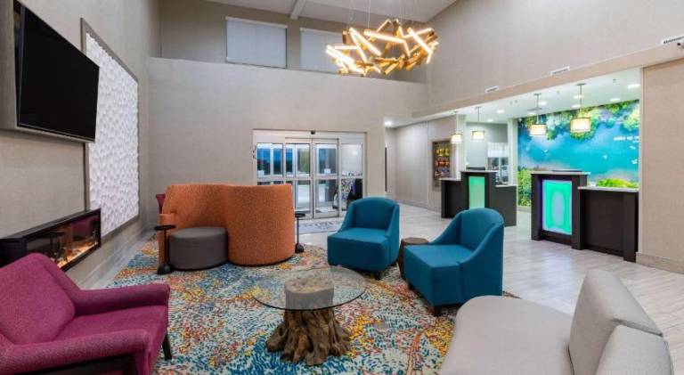 La Quinta Inn & Suites by Wyndham New Braunfels — photo 4