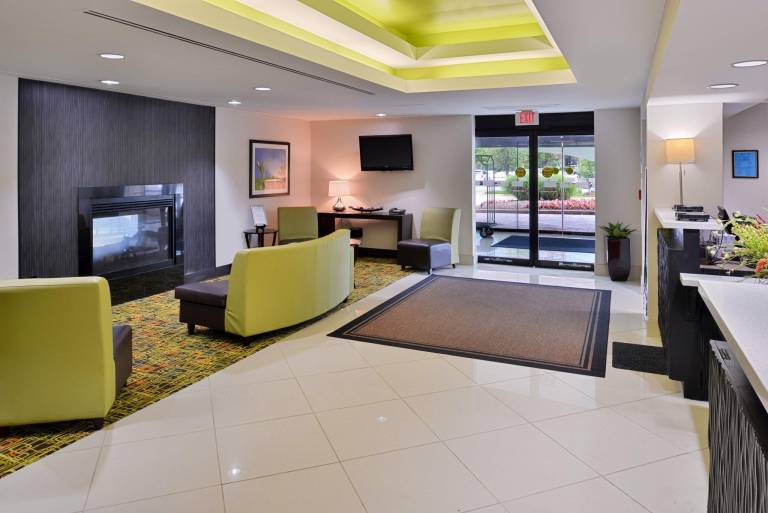 Elimwood Hotel, a Ramada by Wyndham — photo 2