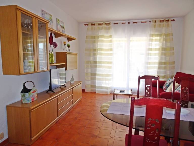 Family-oriented holiday apartment with garden, pool & terrace | Close to the beach | Pets allowed — photo 4