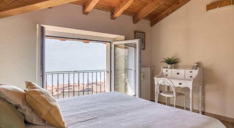 Rental apartment | Close to the beach | Pets are welcome in Tignale