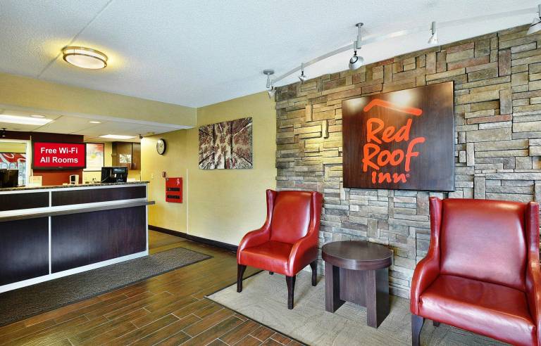 Red Roof Inn Louisville Fair And Expo — photo 3