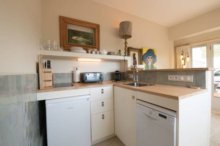 Holiday apartment with patio & barbeque — photo 2