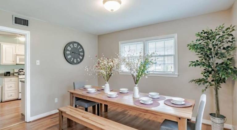 Lovely vacation home | Pets are welcome in Mobile, AL