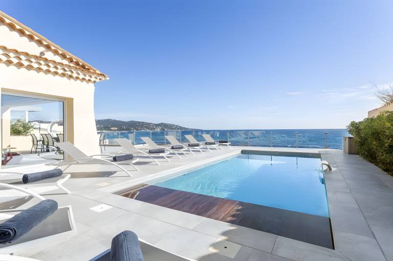 Fully equipped beautiful villa with garden, heated pool & jacuzzi | Sea view | Close to the beach | Pets allowed — photo 2