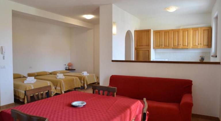 Rental apartment with 2 rooms for 6 persons — photo 3