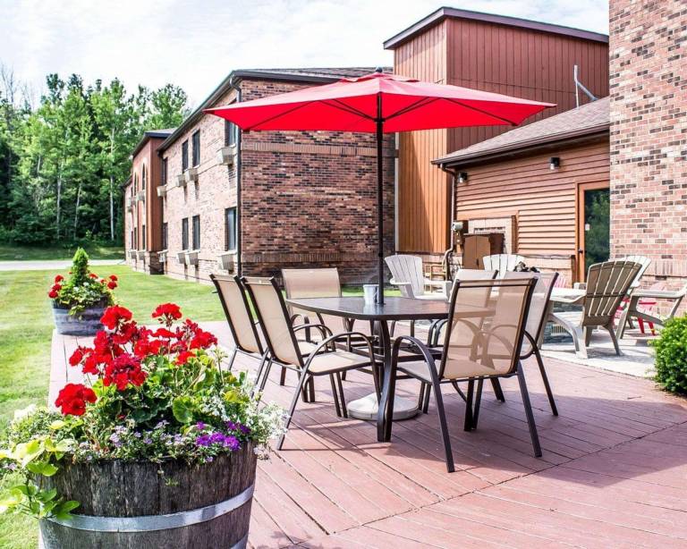 Hotel Petoskey-Harbor Springs — photo 2