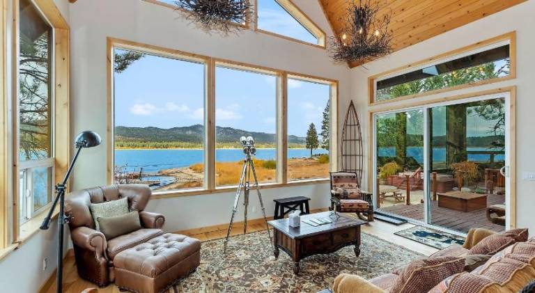 2 Lakefront Homes by AvantStay Sleeps 23 Private DockBeach Hot Tub Fire Pit Deck Views — photo 4