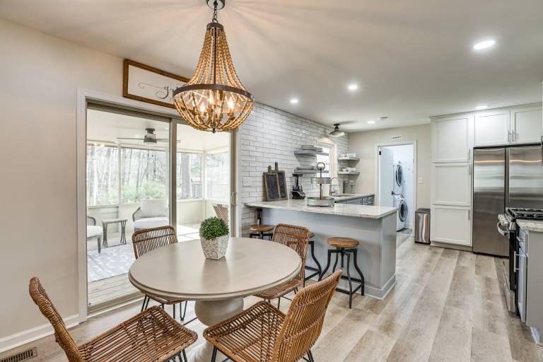 10 Mi to UAB: Inviting Home w/ Free Parking & WiFi in Fultondale, AL