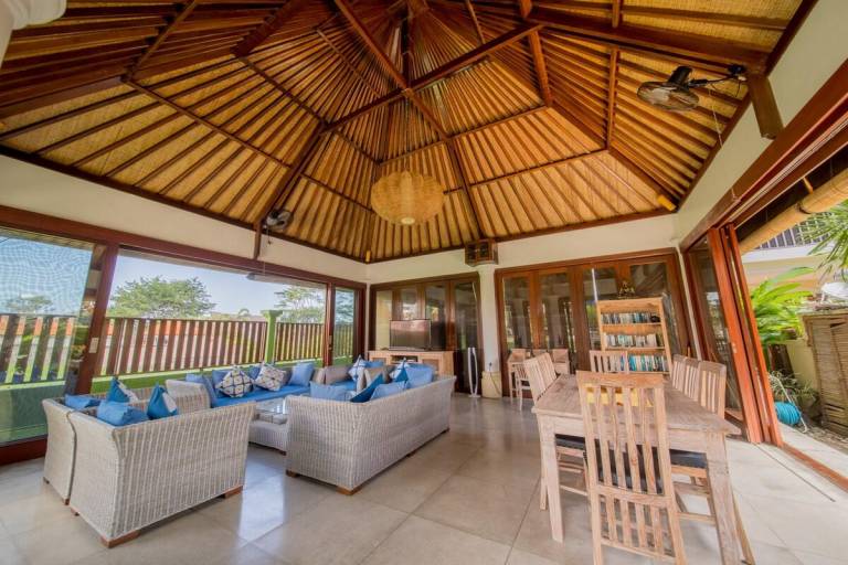 Villa with pool, barbeque & yard | Suitable for remote work | Pet-friendly — photo 5