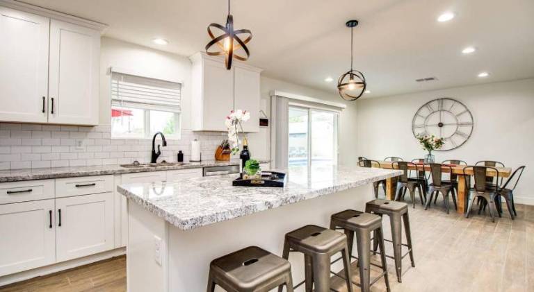 Fully equipped big house with private pool & BBQ | Pets allowed — photo 3