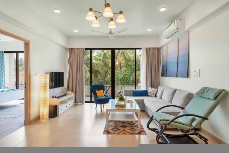 Spacious 3 BR Apartment with Pool in Candolim